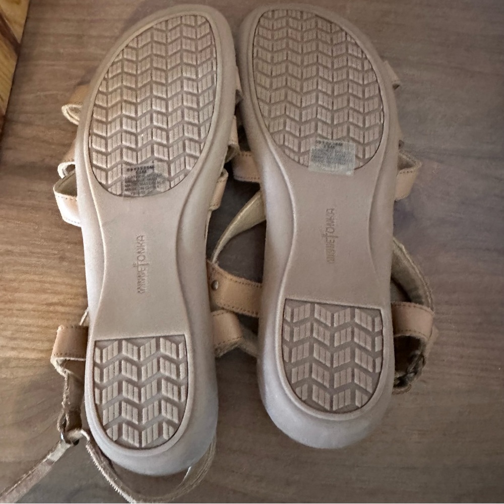 Minnetonka Women's Slingback Sunny Beige Sandals Size 13 - Picture 8 of 9